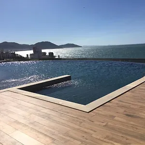Apartamento Apartamento Design Com Piscina E Vista Espetacular, Florianópolis